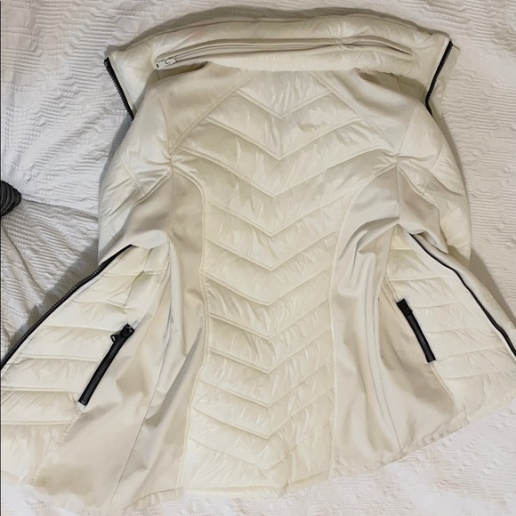 Guess Coat size small - Picture 8 of 10